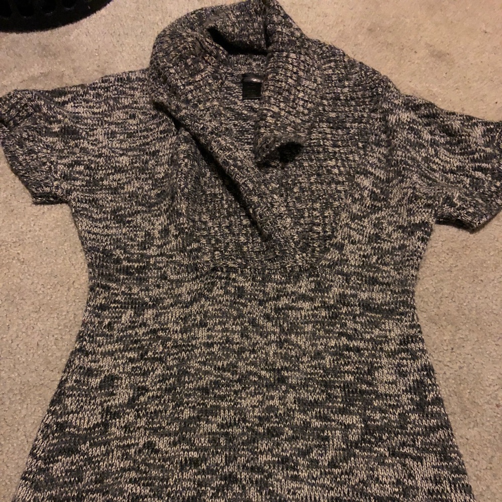 Heavy vneck sweater perfect for winter!